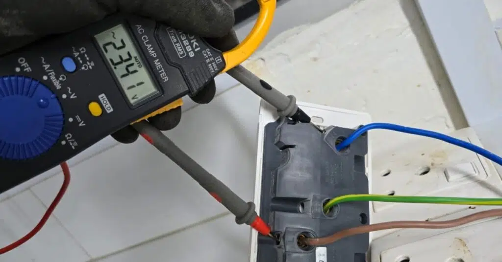 Socket install and voltage testing