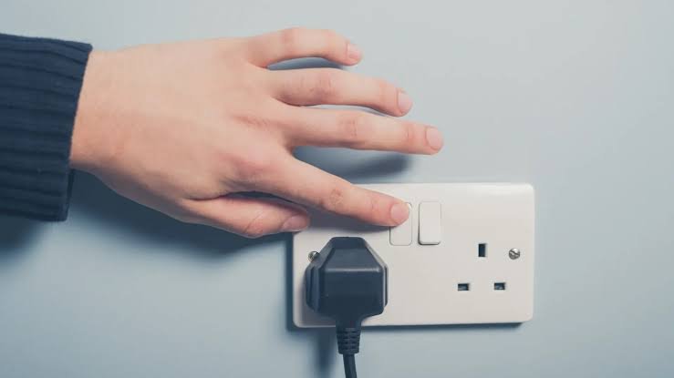 switch off electrical appliance